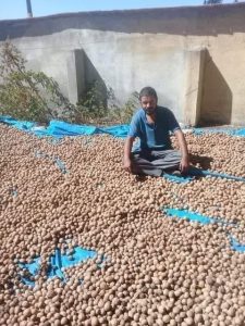 شوفوا رب العباد لما يحب يكافئ عبده